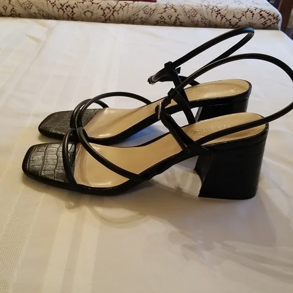 Nine West Wingrayce Black Strappy Chunky Heel Sandals - Picture 5 of 9